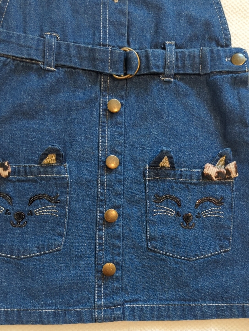 🎀😺 Denim Overall Dress/W Embroidered Cat Pockets /Black L/S Top/ Bow Size 5 - Picture 4 of 11